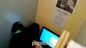 Ο θετός αδερφός χτυπά και γαμάει τις σέξι θετές αδερφές του