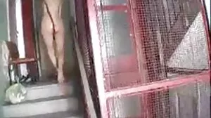 Αγαπημένη μελαχρινή ντίβα Βαλεντίνα Νάπι, που αγαπά τη ξιφολόγχη του βοείου κρέατος