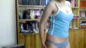 Η σέξι έφηβη Natalie Lust πληρώνει τον ντελίβερα της πίτσας με σεξ και κρεμμύδι