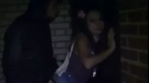 Η μικροκαμωμένη Λατίνα έφηβη Maya Bijou γαμιέται από το BBC