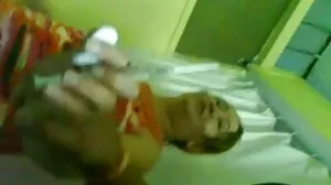 Κάλτσες μελαχρινή μωρό με γροθιά και τρυπημένο στο πρωκτικό δίδυμο