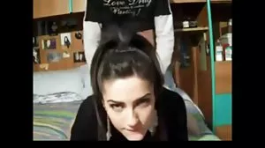 Η Ariana Marie και η Nicole Aniston μοιράζονται με ένα μεγάλο πουλί