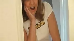 Η θετή μαμά Julia Ann με την έφηβη Chloe Amour δυσάρεστο όργιο