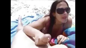 Λανθάνω έφηβος τυλιγμένο μουνί γύρω από το μεγάλο πουλί δημόσια