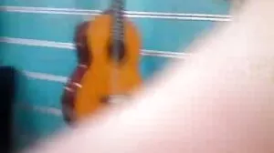 Έφηβος με κόκκινο κραγιόν είναι χάλια δημόσια