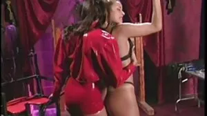 Slutty Milf που χτυπιέται σε κάθε τρύπα από μια ομάδα αγοριών Βίντεο μέρος 1
