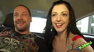Η θετή κόρη Brenna Sparks παίρνει τρυπάνι από τον μπαμπά
