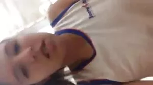 Μελαχρινή Jade Nile Blowjobs για το Disobeing Dad