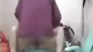 Όμορφο TGirl που τρέμει στην κάμερα web